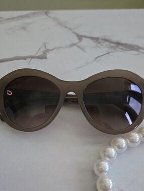 CHANEL Sunglasses In Excellent Condition. AUTHENTIC 5294